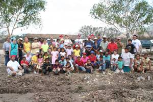 2006 Gehlen team with Las Majaditas villagers
